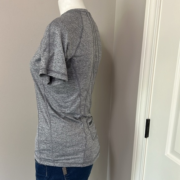 Athleta PACIFICA CONTOURED Grey HEATHER TEE UPF Swim Paddle Beach Sz S - Picture 5 of 13